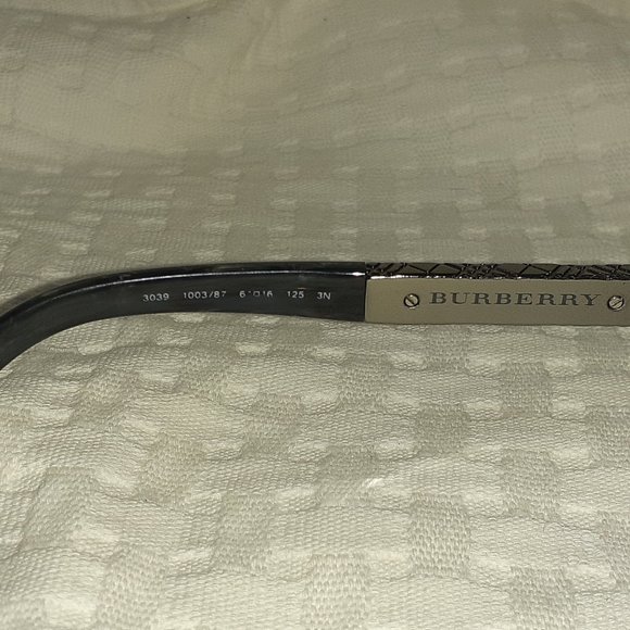 Burberry Designer Sunglasses - Picture 5 of 8